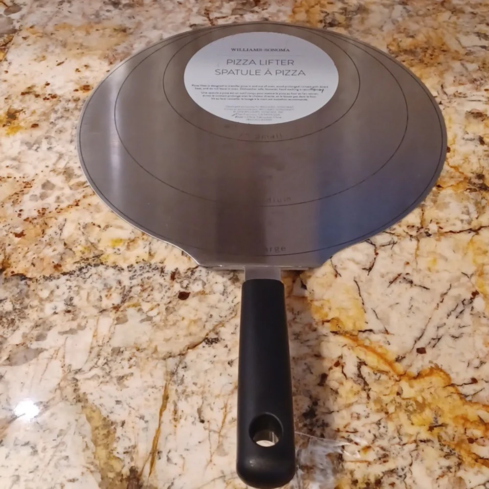 Williams Sonoma Pizza lifter